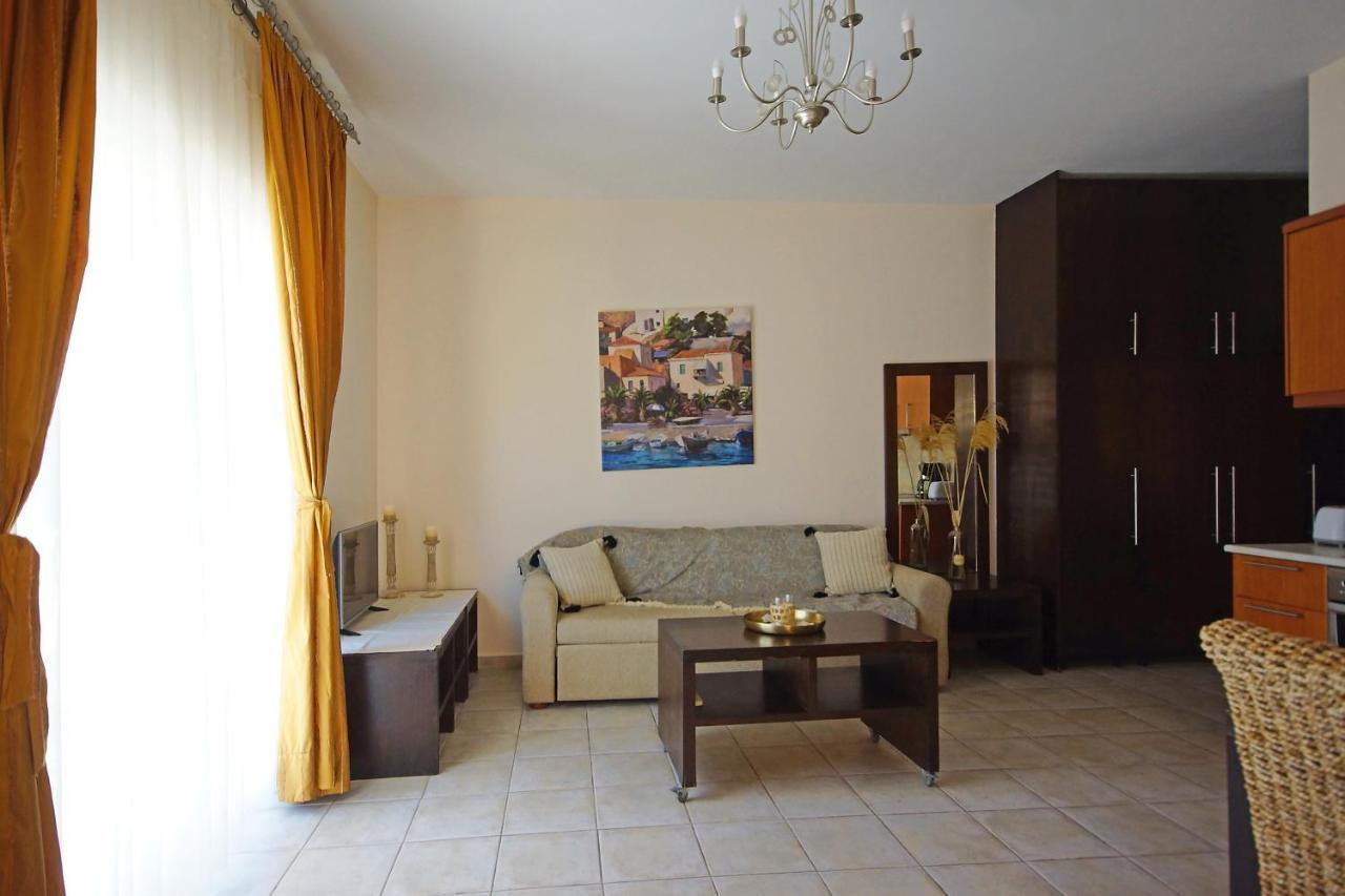 Aegean Villas * Poros Town